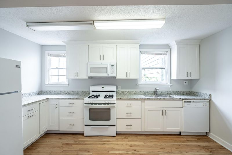 130 Logan St, Charleston, SC 29401