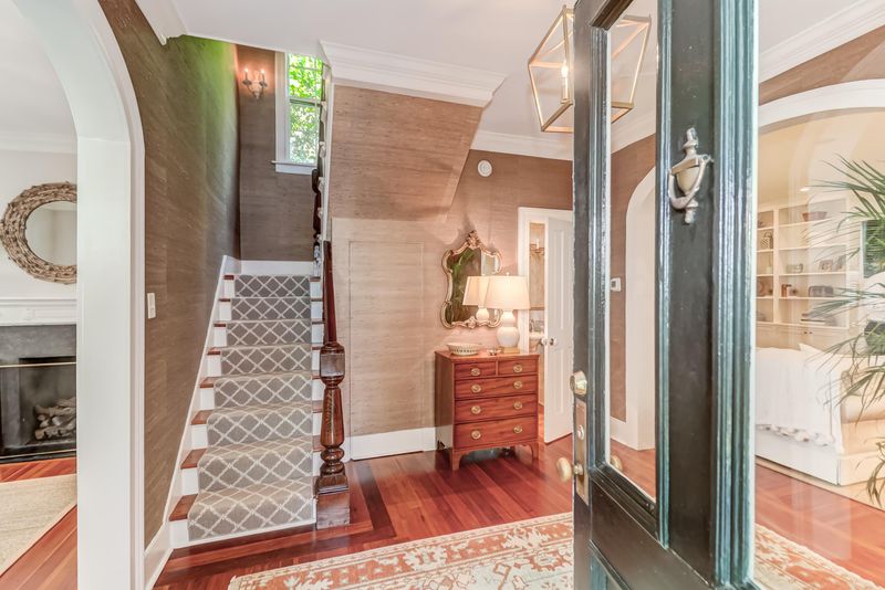 20 Water St, Charleston, SC 29401
