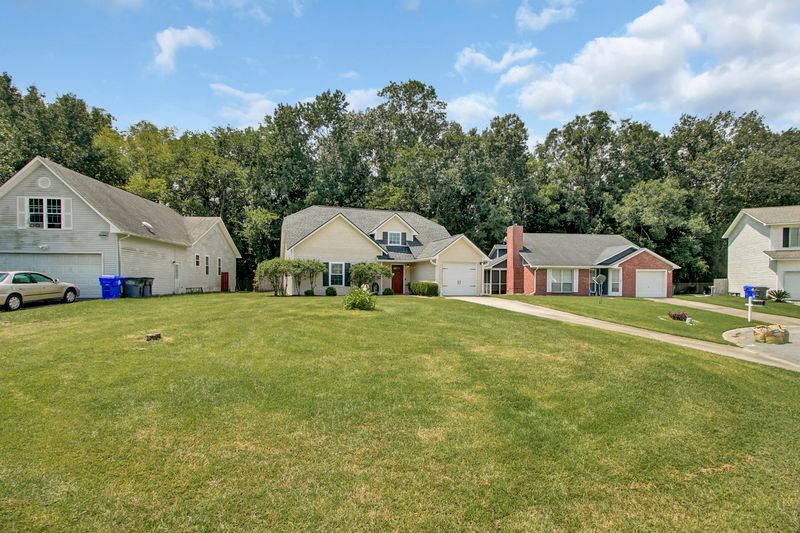 8553 Bentwood Dr, North Charleston, SC 29406