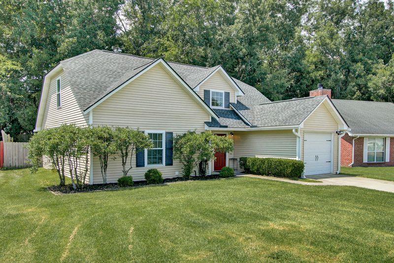8553 Bentwood Dr, North Charleston, SC 29406