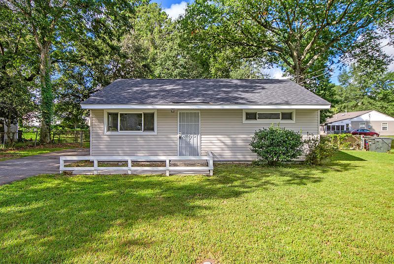 5803 Sedgefield Dr, Hanahan, SC 29410