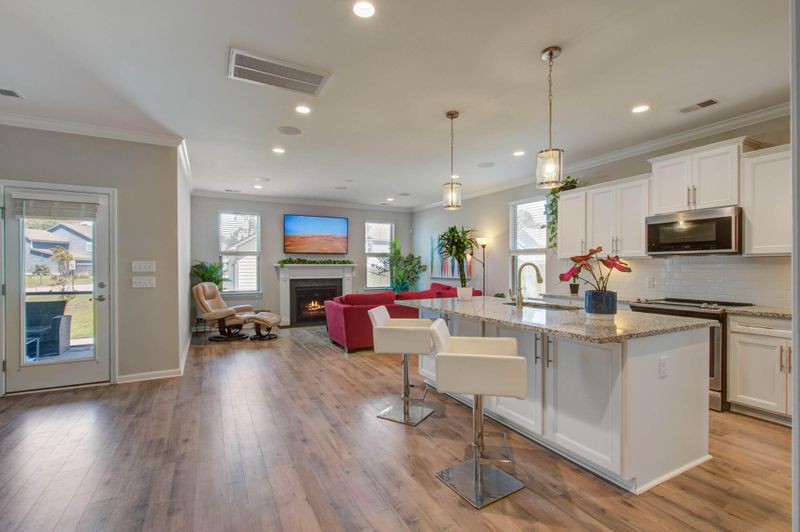 2040 Kemmerlin St, Johns Island, SC 29455