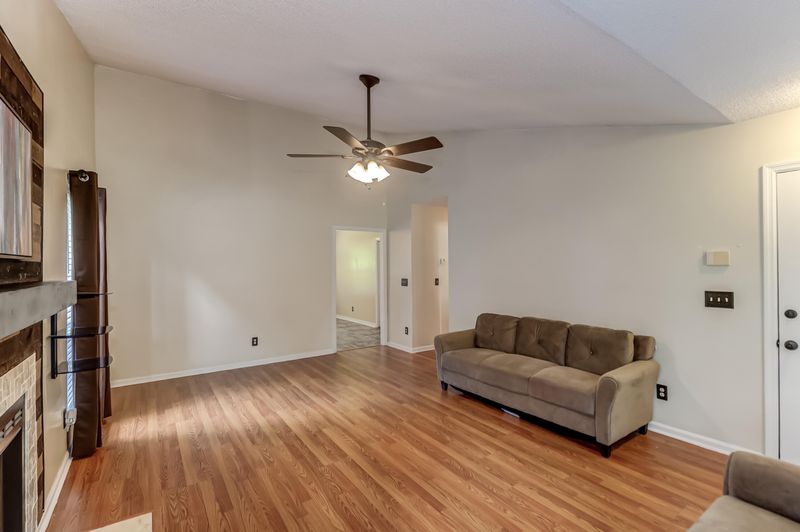 407 Courtland Dr, Summerville, SC 29486