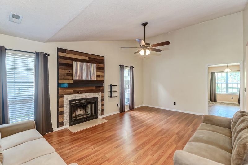 407 Courtland Dr, Summerville, SC 29486
