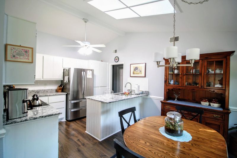 107 Cherokee Dr, Summerville, SC 29486