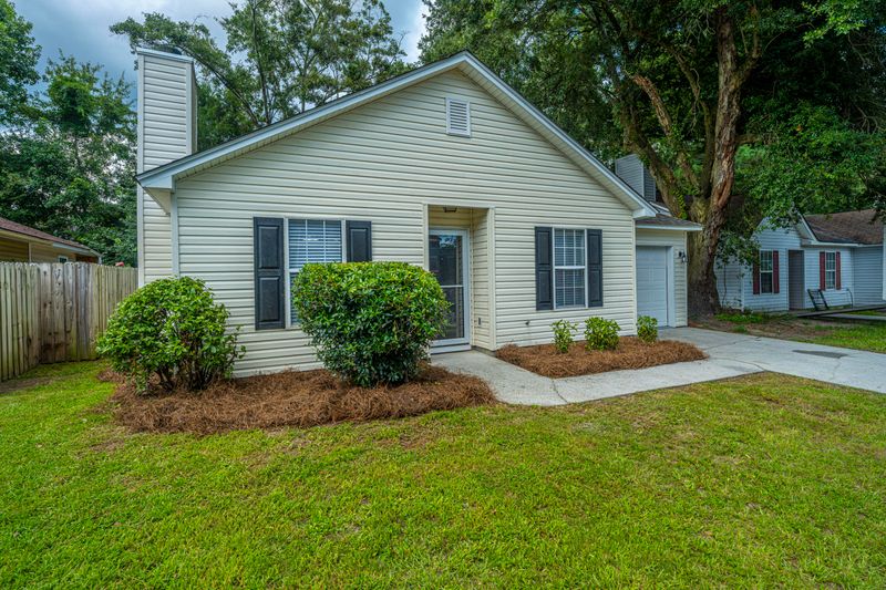 2490 Realm St, North Charleston, SC 29406