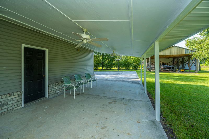 725 Fiddie Ln, Moncks Corner, SC 29461