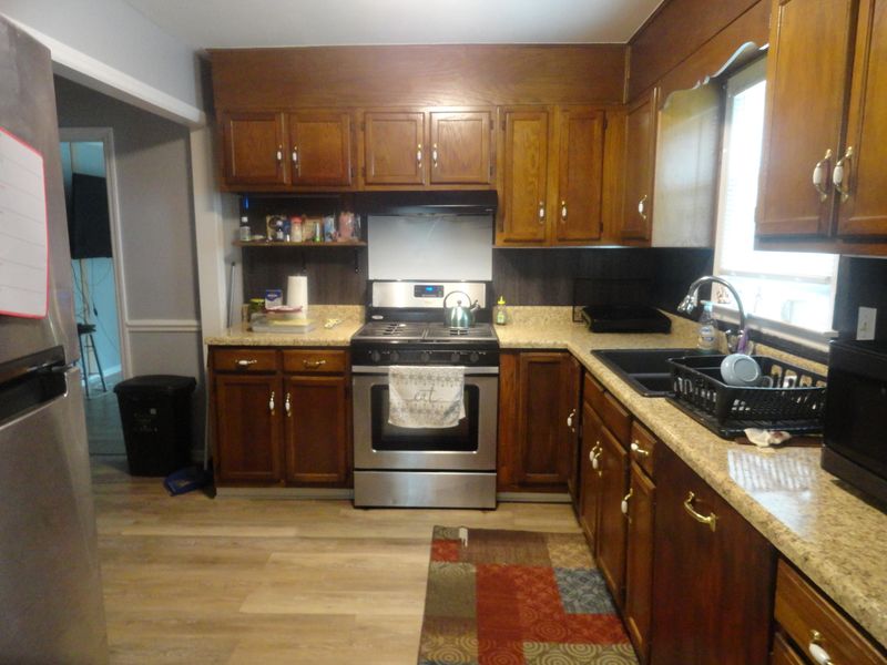 5806 Moore St, Hanahan, SC 29410