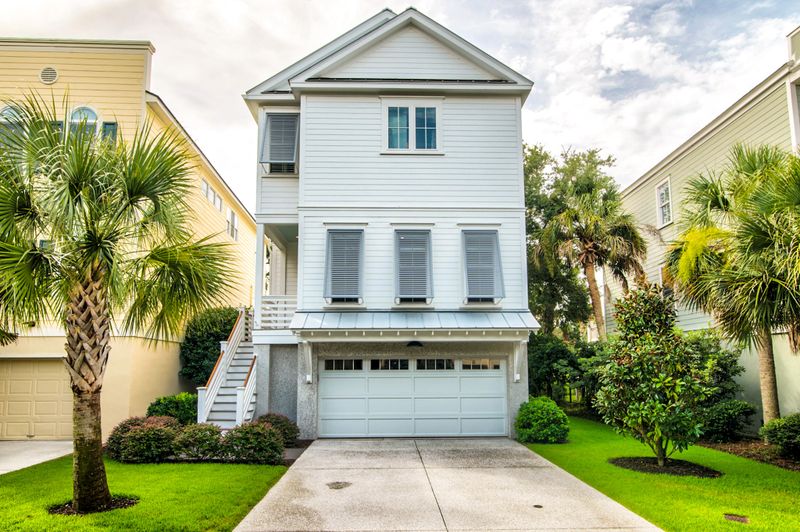 20 Yacht Harbor Ct, Isle Of Palms, SC 29451