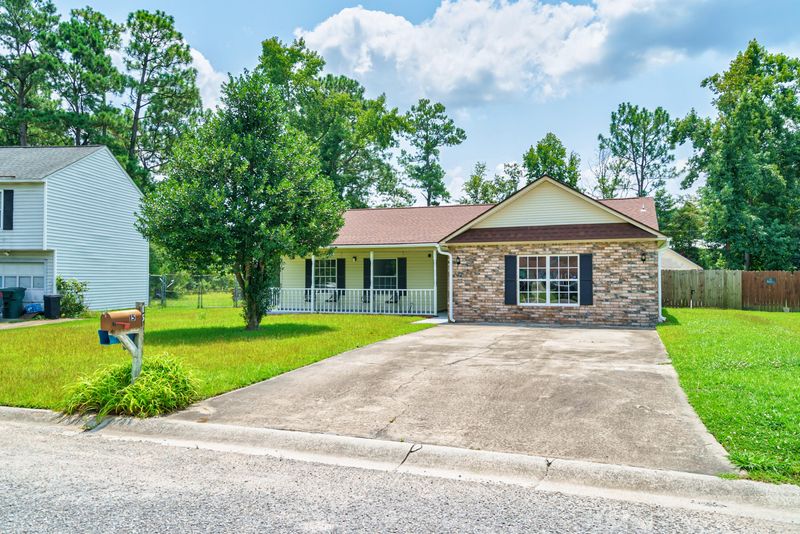 15 Chelsea Ct, Goose Creek, SC 29445