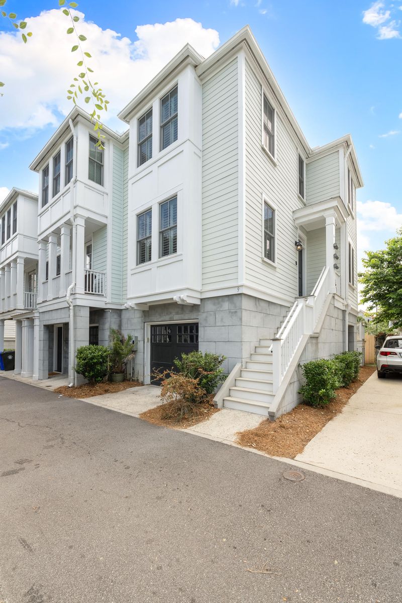 9 Dereef Ct, Charleston, SC 29403
