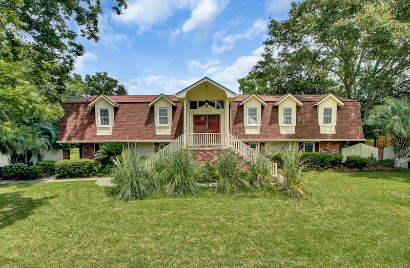 1186 Harbor View Rd, Charleston, SC 29412
