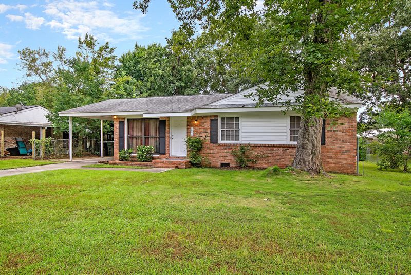 122 Maple Dr, Goose Creek, SC 29445