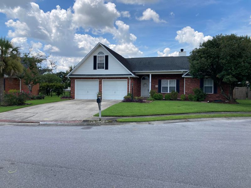 1416 White Ibis Ct, Hanahan, SC 29410