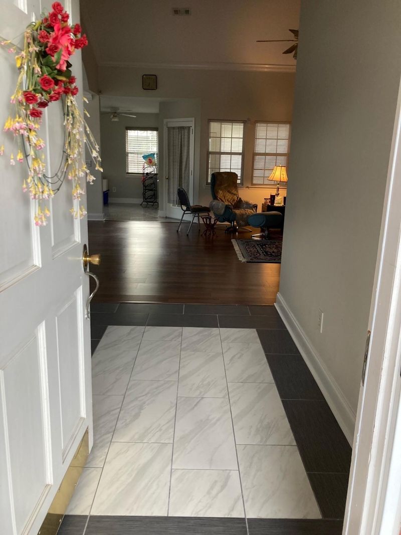 1416 White Ibis Ct, Hanahan, SC 29410