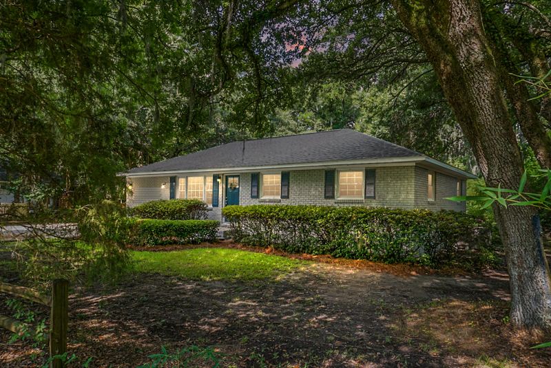 2440 Cherokee Hall Ln, Charleston, SC 29414