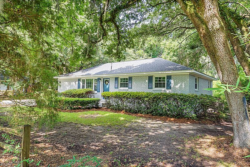 2440 Cherokee Hall Ln, Charleston, SC 29414