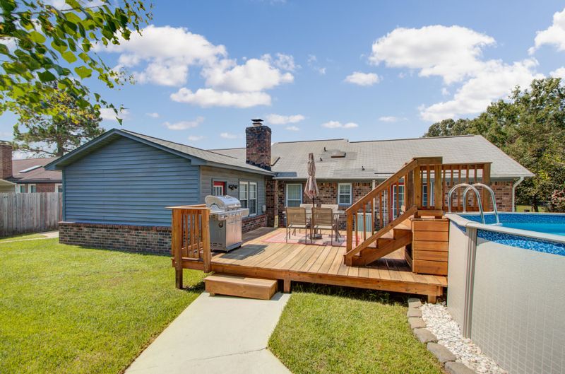 217 Horseshoe Dr, Goose Creek, SC 29445