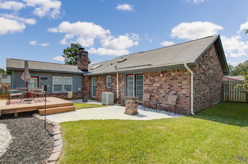 217 Horseshoe Dr, Goose Creek, SC 29445