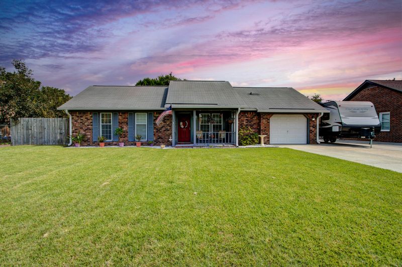 217 Horseshoe Dr, Goose Creek, SC 29445