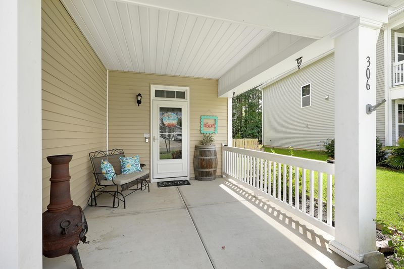 306 Killarney Trl, Moncks Corner, SC 29461