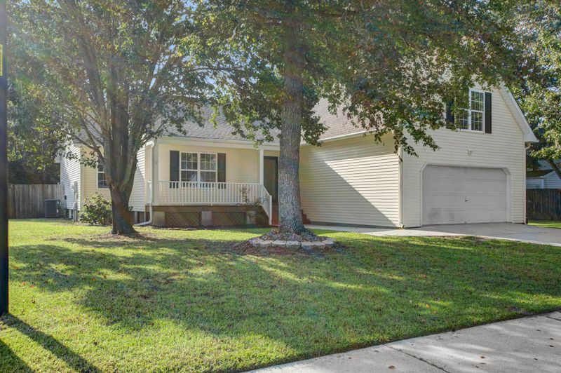 160 Iron Rd, Summerville, SC 29486