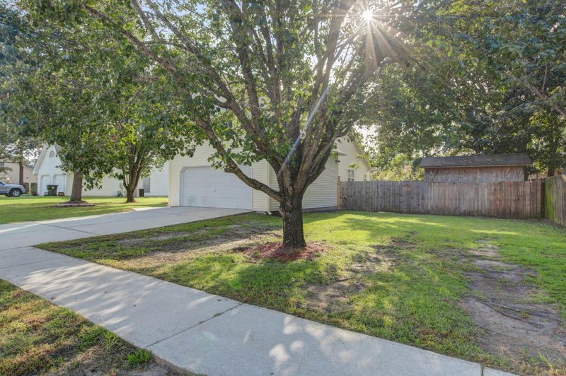 160 Iron Rd, Summerville, SC 29486