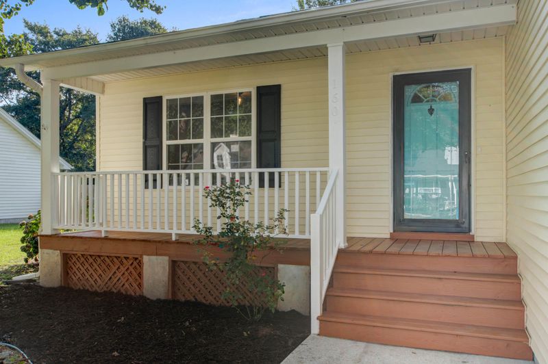 160 Iron Rd, Summerville, SC 29486