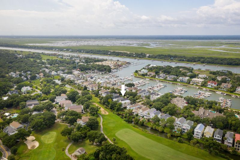 7 Yacht Harbor Ct, Isle Of Palms, SC 29451