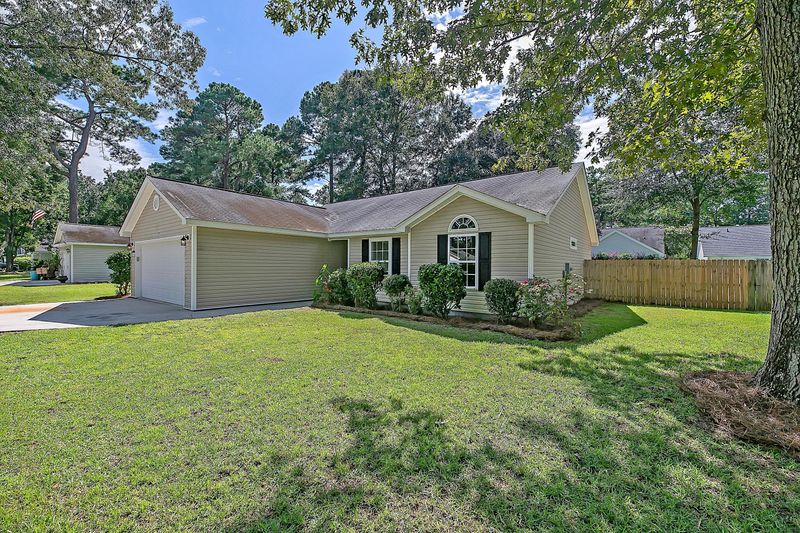 699 Ponderosa Dr, Charleston, SC 29414