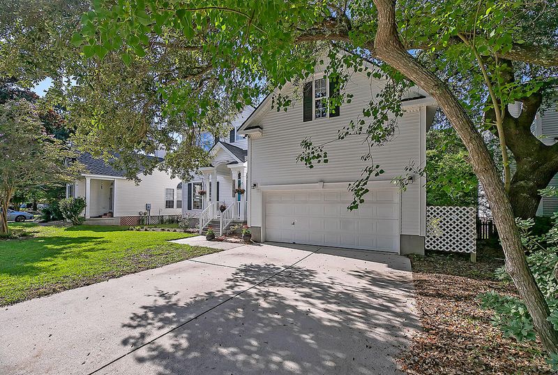 1719 Crystal Lake Dr, Charleston, SC 29412