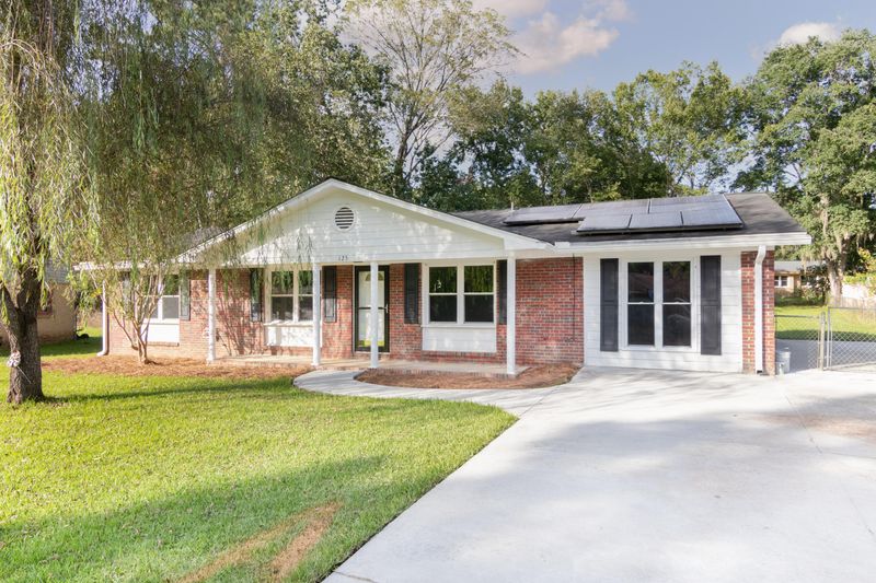 125 Waring Rd, Summerville, SC 29485