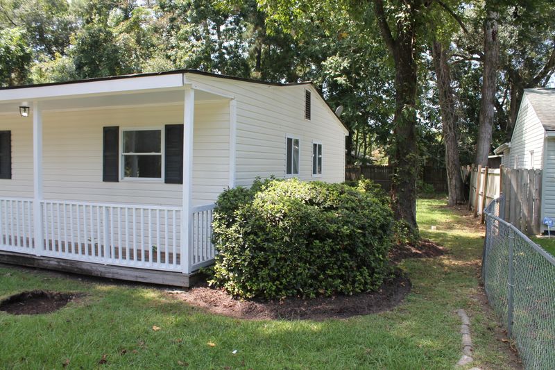 1027 Nottingham Dr, Charleston, SC 29407