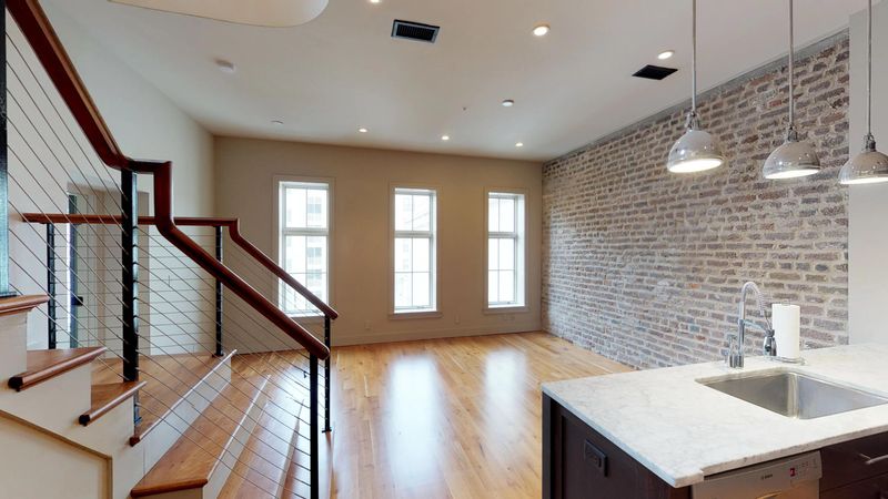 315 King St #204, Charleston, SC 29401