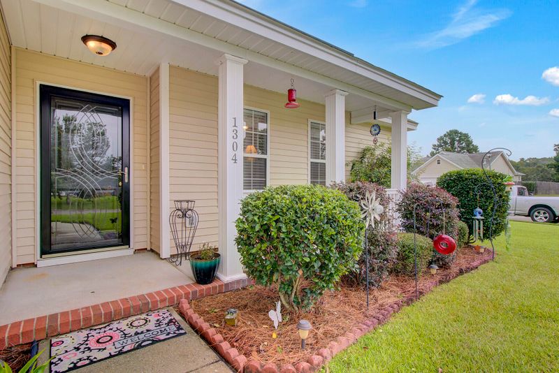 1304 Weavers Way, Hanahan, SC 29410