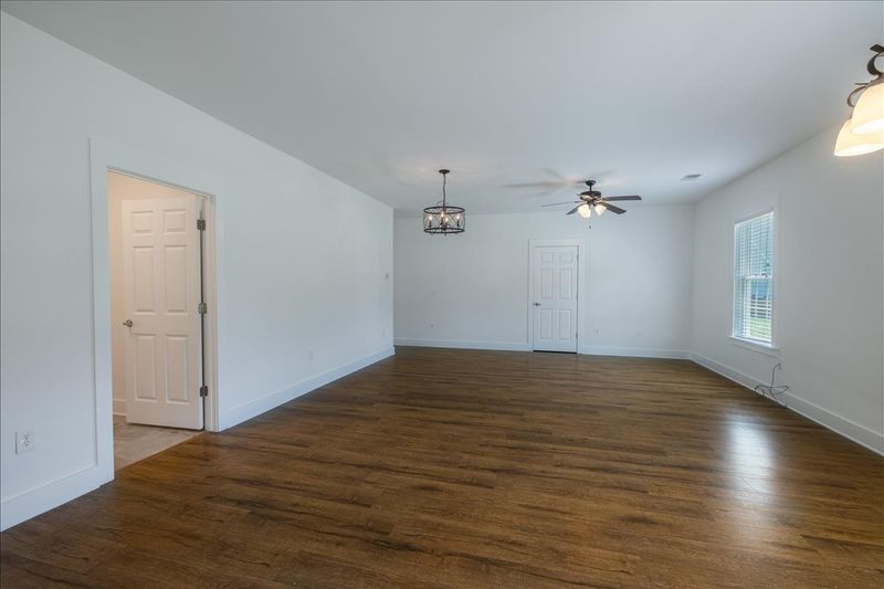 412 Sablewood Dr, Huger, SC 29450