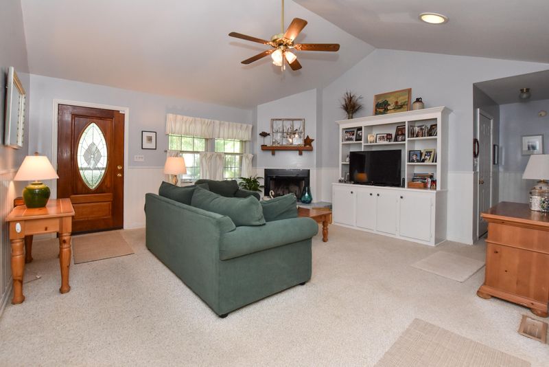 3590 Walkers Ferry Ln, Johns Island, SC 29455