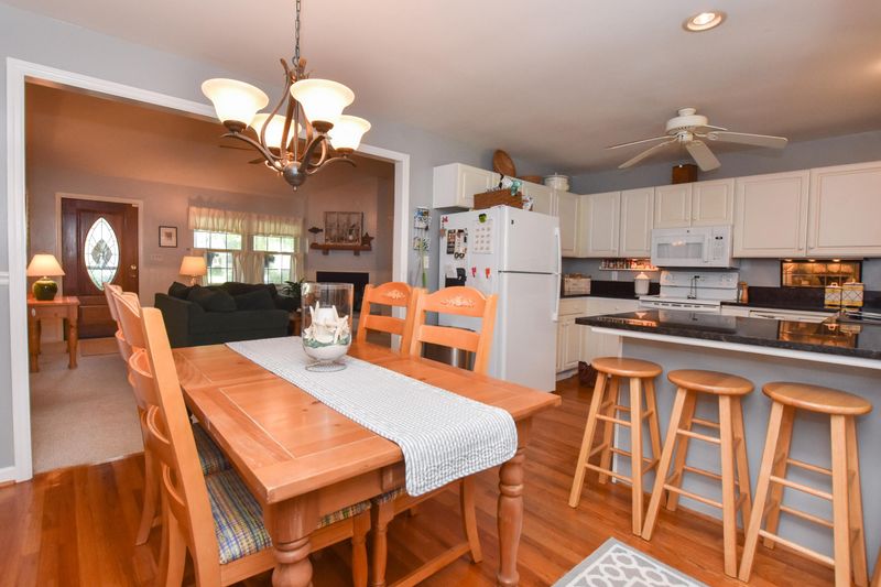 3590 Walkers Ferry Ln, Johns Island, SC 29455