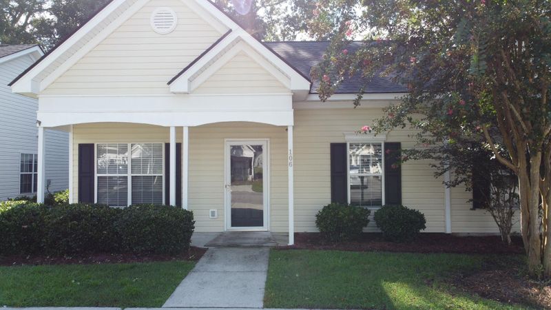 106 Stewart Pl, Summerville, SC 29485