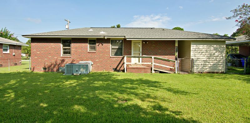4119 Olivia Dr, North Charleston, SC 29418