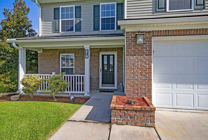 219 Pine Hall Dr, Goose Creek, SC 29445