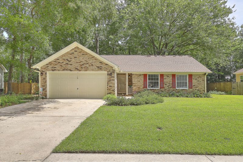 177 Fox Chase Dr, Goose Creek, SC 29445