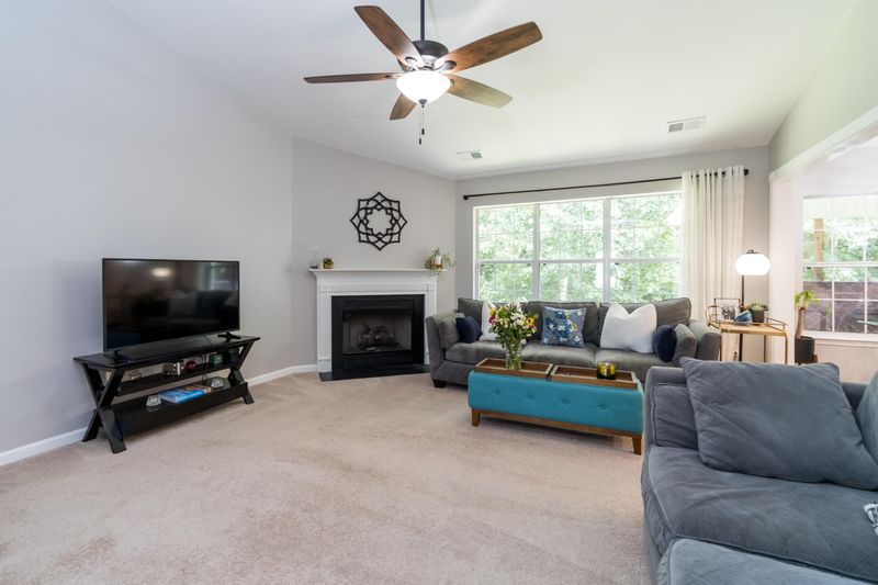 610 St Ives Ln, Goose Creek, SC 29445
