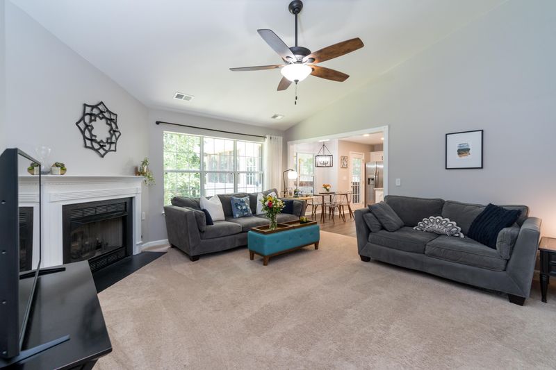 610 St Ives Ln, Goose Creek, SC 29445