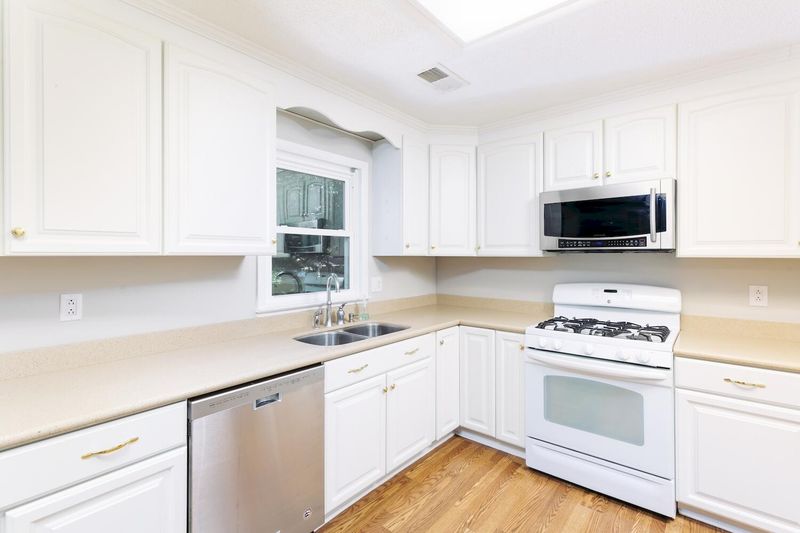 4647 Fetteressa Ave, North Charleston, SC 29418
