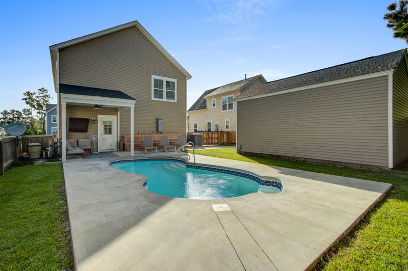 7416 Purser Ln, Hanahan, SC 29410