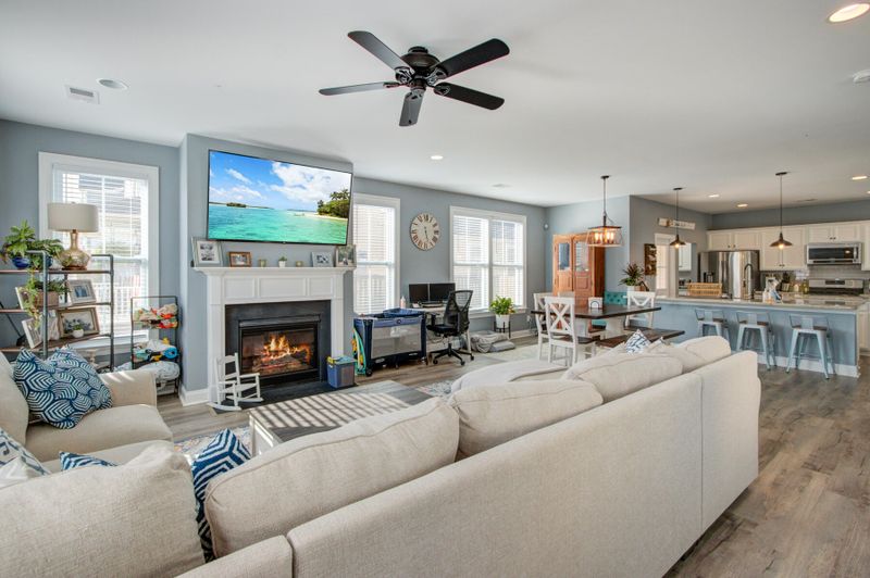 7416 Purser Ln, Hanahan, SC 29410