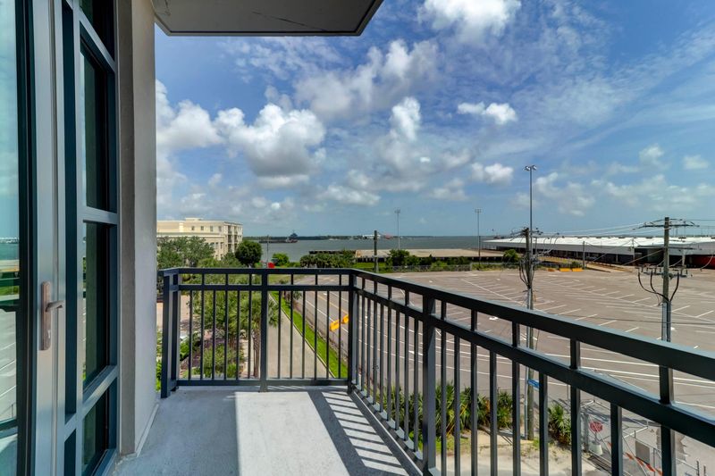 5 Gadsdenboro St #404, Charleston, SC 29401