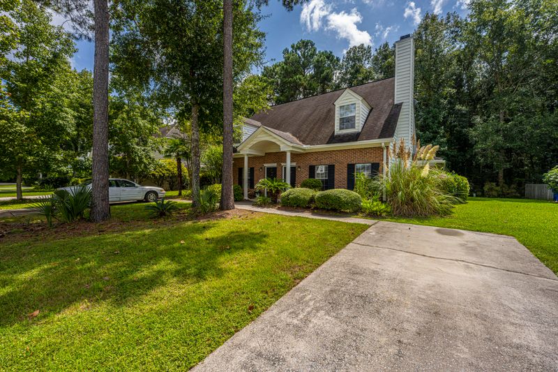 3380 Queensgate Way, Mount Pleasant, SC 29466