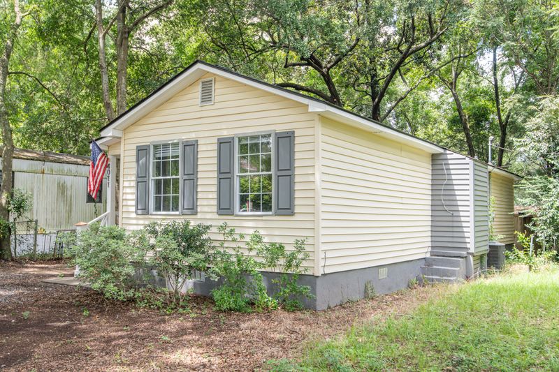 4071 St Johns Ave, North Charleston, SC 29405